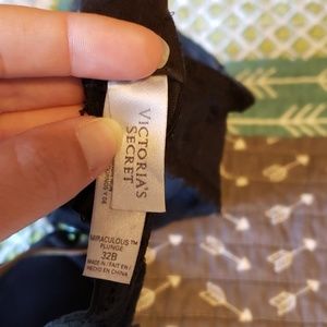 Victoria's Secret Intimates & Sleepwear - Victoria's Secret Bra Victoria's Secret Intimates & Sleepwear - Victoria's Secret Bra